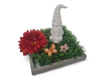 DIY mold made of latex for a gnome, gnome dwarf sitting with flowers on hat (287) super suitable for Raysin, Keraflott, concrete and more