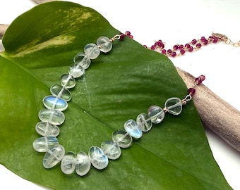 Blue Rainbow Moonstone Necklace // Pink Garnet Rosary Chain // Vibrant Moonstone with Raspberry Pink Garnet / Unique handmade // Gold Fill