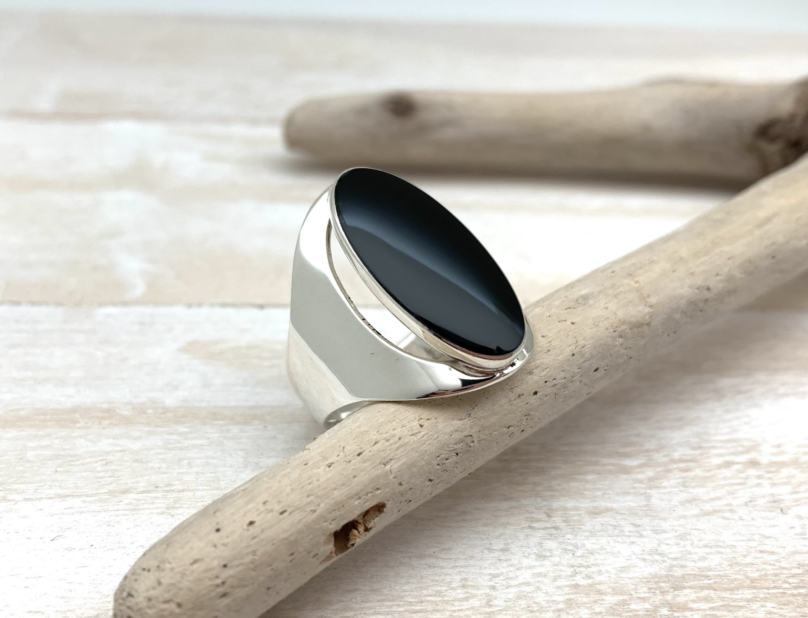 R.ALAGAN SIGNET RING /ONYX 3号 Onyx Signet Ring | Christian Rings | Elevated Faith