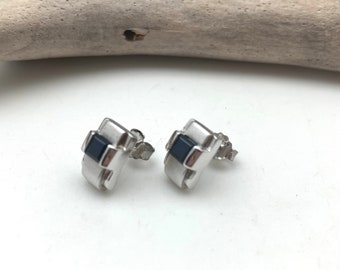 Örhängen i sterlingsilver med safir, födelsesten i september
