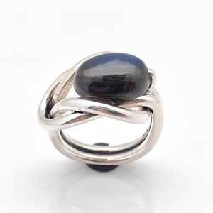 Labradorite Ring // 925 Sterling Silver // Oval Wire Wrapped Design // Size 8