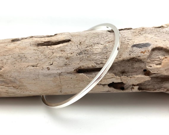 Silverly Braccialetto In Argento Massiccio Impilabile Rotondo Da 4mm Da 25 Pezzi | Bracciale In Argento Sterling Con Fascia Curva Piatta Per Donna | Elegante Bracciale Sottile In Argento Impilabile - Foto 8