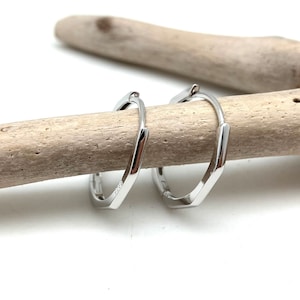 Silver Huggie Earrings 20mm // Huggie Geometric Earrings // Huggie Hoop Earrings // 925 Sterling