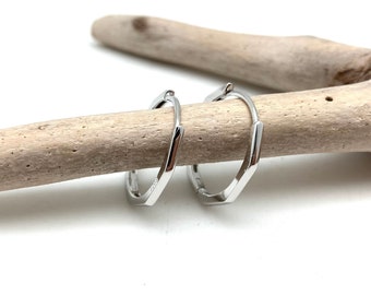 Silver Huggie Earrings 20mm // Huggie Geometric Earrings // Huggie Hoop Earrings // 925 Sterling