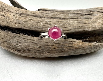 Ruby Ring Size 7 // 925 Sterling Silver // Ruby Solitary Ring // Smooth Ruby Cabochon // July Brithstone