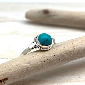 Simple Turquoise Ring - Small Round Shape Turquoise - Turquoise Delicate Ring - Minimalist Turquoise - 925 Silver - Size 5, 6, 7, 8, 9