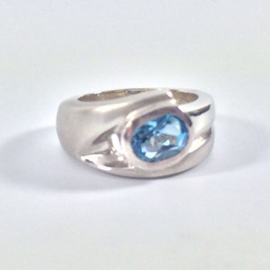 London Blue Topaz Sterling Silver Ring // Platinum (Rhodium) Finish //Size #7.5