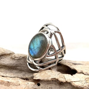 Labradorite Silver Ring Size 8 - Silver Labradorite Cage Ring - Long Finger Labradorite - Smooth Oval Labradorite - 925 Sterling Silver