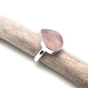 Rose Quartz Silver Ring Size 7 // Ice Pink Quartz Silver Ring // Natural Rose Quartz Ring // Pink Quartz Solitary Ring / 925 Sterling Silver