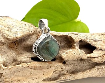 Flash Labradorite Pendant, 925 Sterling Silver Rope Square (20mm)
