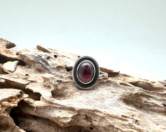 Garnet Ring 5, 6, 7, 8, 9 // 925 Sterling Silver // Oval Smooth Cabochon Garnet