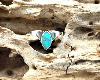 Turquoise V Ring - Modern Minimalist - 925 Sterling