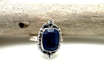 Sapphire Ring 5,6 // Everyday Blue Sapphire Ring // Natural Sapphire  Ring // 925 Sterling Silver