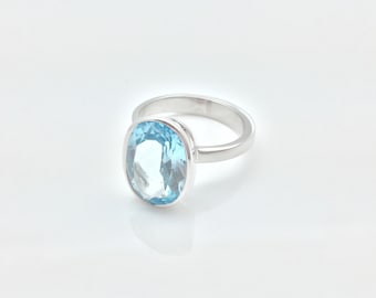 Swiss Blue Topaz Ring // 925 Sterling Silver // Simple Oval Setting // Natural Blue Topaz // Size 8