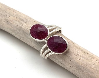 Silver Ruby Ring / Multi Stone Ruby Silver Ring / Oval Faceted Ruby / Natural Ruby / Ruby Statement / July Birthstone / 925 Sterling Silver