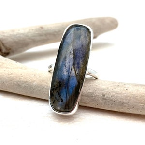 Labradorite Ring Size 8 - Silver Labradorite Ring - Blue Labradorite Ring - Rectangle Labradorite Ring - 925 Sterling Silver - Oval Design