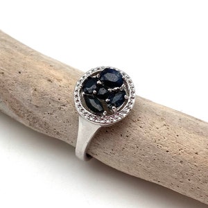 Sapphire Silver Ring Size 8 // Flower Sapphire Ring // Multi Stone Sapphire Ring // September Birthastone // Natural Blue Sapphire //  925