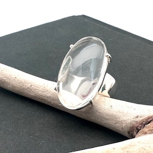 Clear Quartz Silver Ring Size 7 // Smooth Oval Quartz Silver Ring // Natural Quartz // 925 Sterling