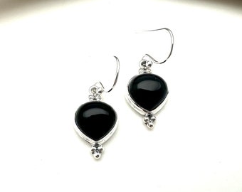 Black Onyx Silver Earrings 15mm / Smooth Black Onyx Silver Earrings / Modern Black Onyx / Minimalist / Sterling Silver 925