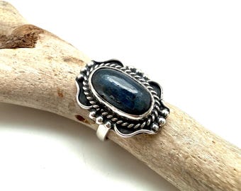 Kyanite Ring size 7 // Blue Kyanite // Artisan Southwestern // Sterling 925