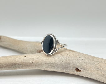 Anillo ovalado de ónix negro en plata de ley 925, hecho a mano