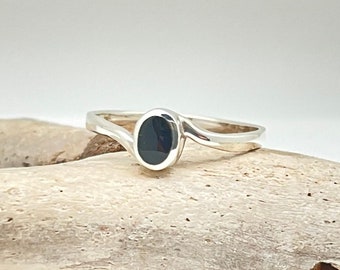 Small Silver Black Onyx Infinity Ring, Sterling Silver / Black Onyx Small Ring / Size 4, 5, 6,7, 8, 9, 10