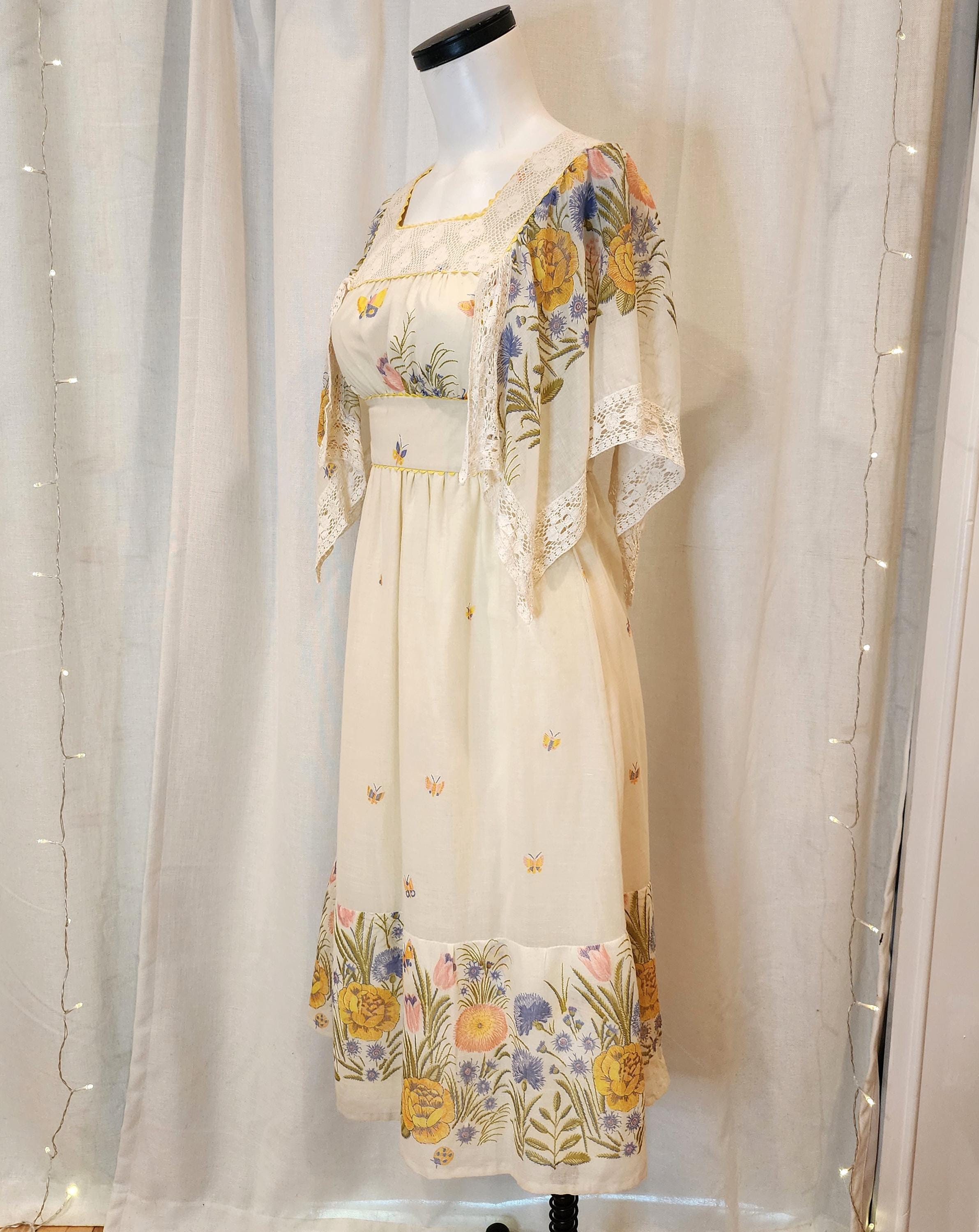 1970s Vintage Flutter Sleeve Butterfly Print Midi Dress, Size 4 - Etsy