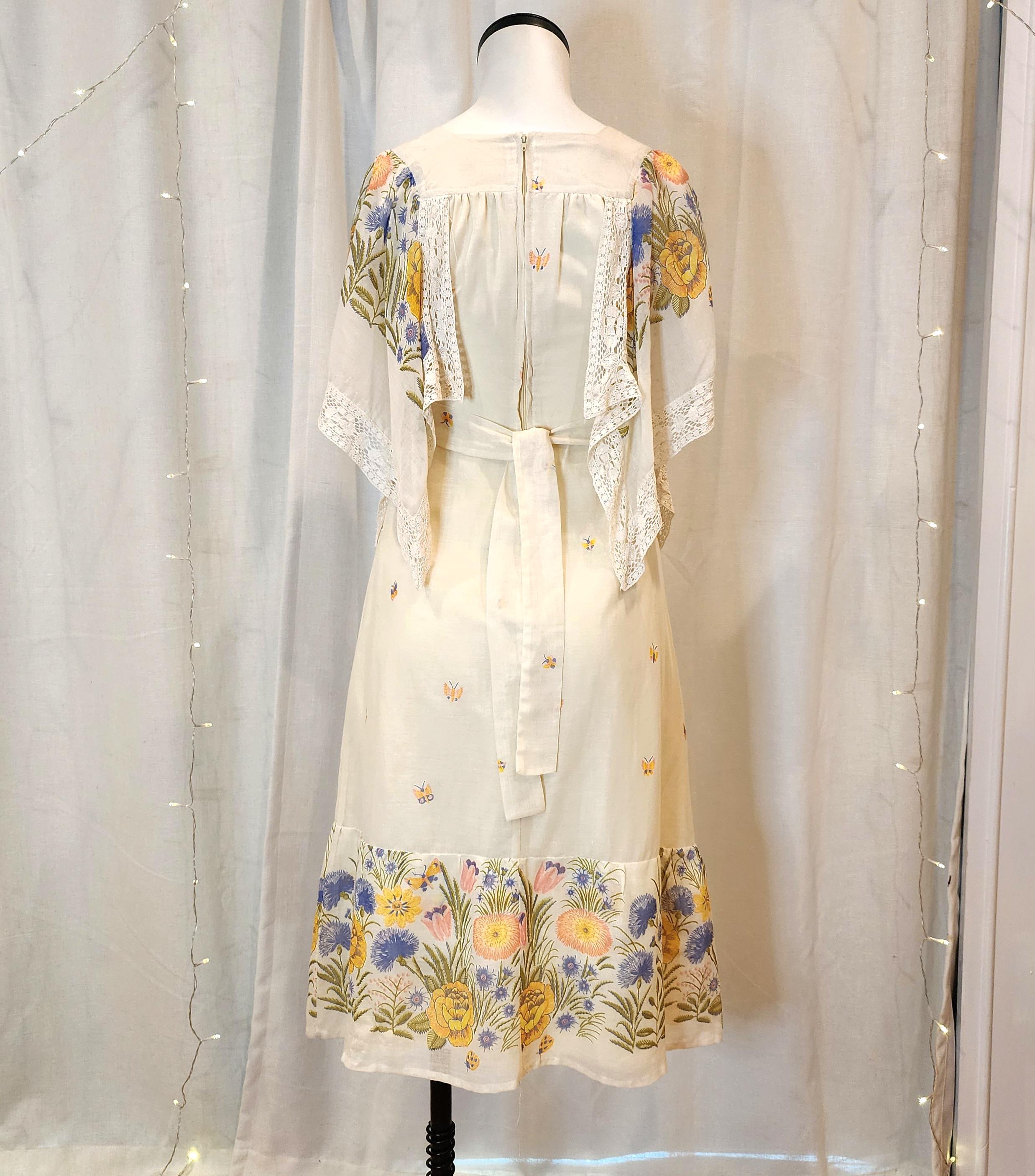 1970s Vintage Flutter Sleeve Butterfly Print Midi Dress, Size 4 - Etsy
