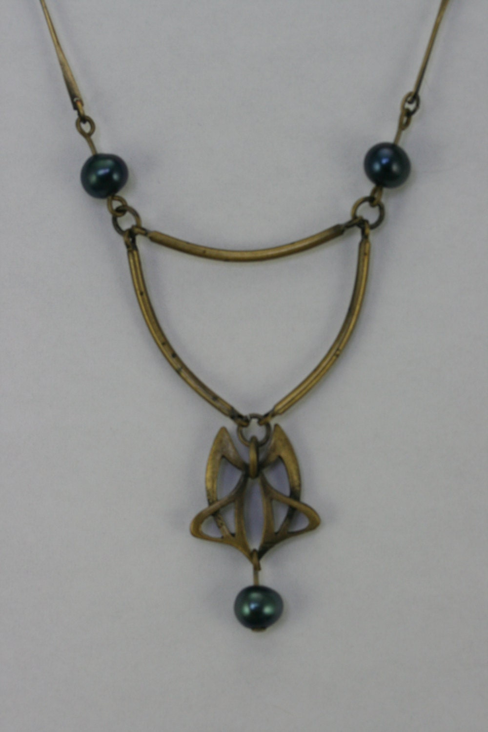 Collier art nouveau perle collier étain et perle bijoux symbole — free download