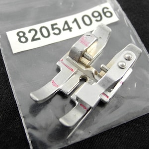 1/4&#39;&#39; Foot w/ Guide (w/IDT), Pfaff #820541096