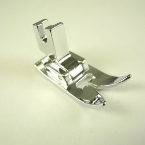 Zig Zag Foot, Low Shank #55614