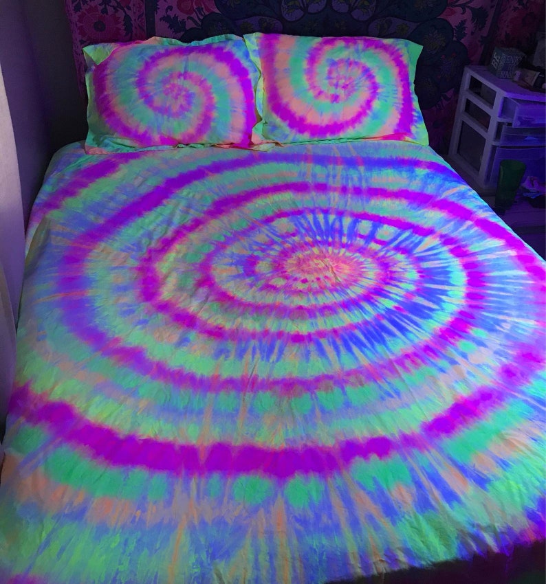 Tie Dye Bedding Black Light Reactive Bedding Glows Under Etsy