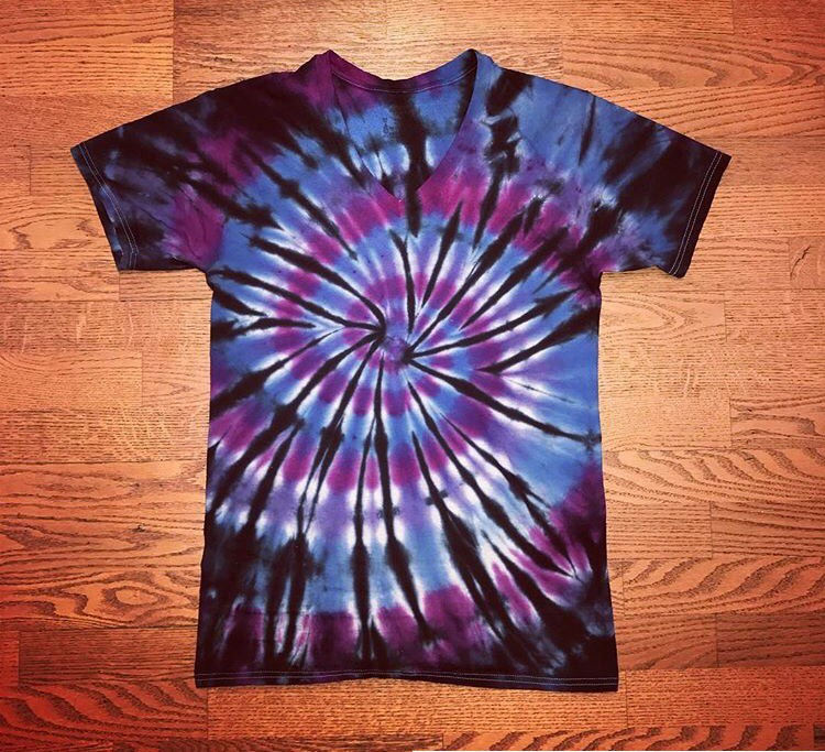 fitted tie dye shirt