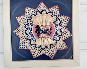 Vintage Crochet Star Collage con Doilies Upcycled, Hankies y Joyería
