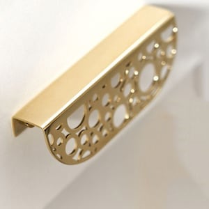 Brass Hollow Pull Handle Fashion Light Luxury French Style Furniture Wardrobe Door Drawer Pull Handle Brass Pull Handle