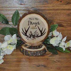 Antler Cake Top | Wood Slice Cake Top | Cake Topper | Rustic Wedding Decor | Last Name Sign | Wedding Cake | Topper | Weddings | Log Slice |