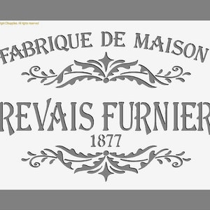 Può includere: Uno stencil in bianco e nero con il testo "Fabrique de Maison Revais Furnier 1877". Lo stencil presenta un design floreale decorativo.
