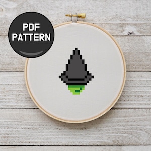 Schema punto croce piccolo folletto strega