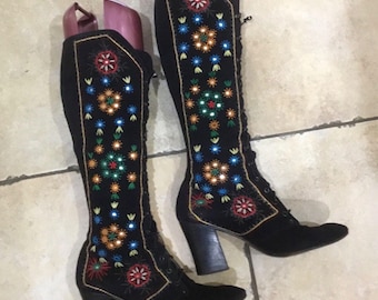 70s Platform Clogs Hand Carved Tooled Studs Wood Floral 70s Platform Clogs Hand Carved Tooled Studs Wood Floral