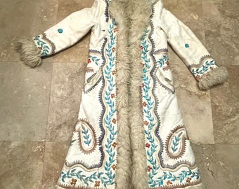 Vintage 70s Afghan Coat Penny Lane Coat Shearling Sheepskin Floral Embroidered Boho Hippie Woodstock Hippy Bohemian Janis Joplin