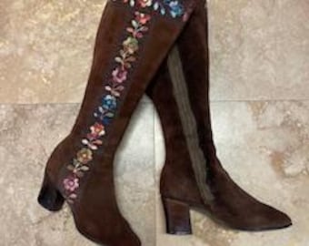 Vintage 60s Gogo Boots Brown Suede Floral Embroidered Boots Penny Lane  Boots 60s Boots 70s Boots Vintage Boots Suede Boots Boho Hippie Hippy