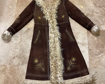 Sheep Shearling Carpet Tapestry Coat Penny Lane Genuine Shearling 60's 70's  Coat Almost Famous Afghan Hippy Russian Princess Embroidered