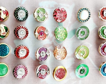 24 pieces of single 18 mm 6/8'' 28L ENHANCED buttons-Collection of rare craft buttons-Every pack is unique-No repeat