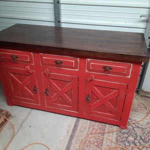 Rustic bathroom vanity