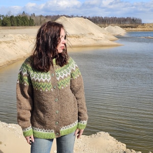 Handgebreid Lettlopi-vest: IJslandse Riddari-stijl, maat 14