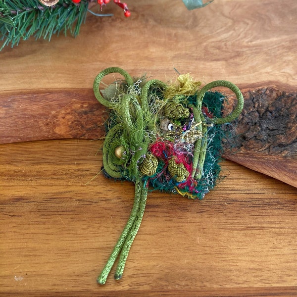 Handcrafted Textile Art Brooch in Green Unique Artisan Made Fabric Pin Garment Ornament Chic Fastener Elegant Scarf Pin Perfect Gift for Her