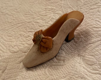 mustard kitten heel shoes
