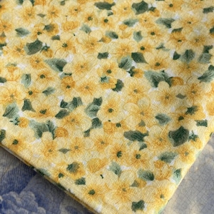 Daffodils Cotton Fat Quarter 17”x21”