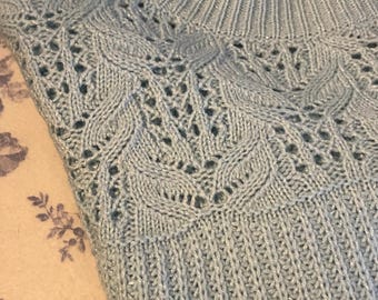 Maglione vintage elegante con giogo in pizzo blu con sfumature argentate di St. John's Bay, taglia media