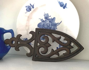 Decorative Cast Iron Trivet, Hangable Decorative Trivet